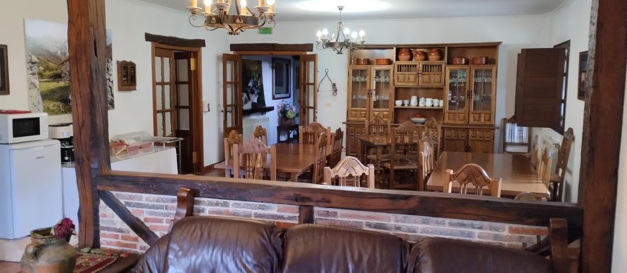 El Caseron De Fuentes Carrionas Hostel